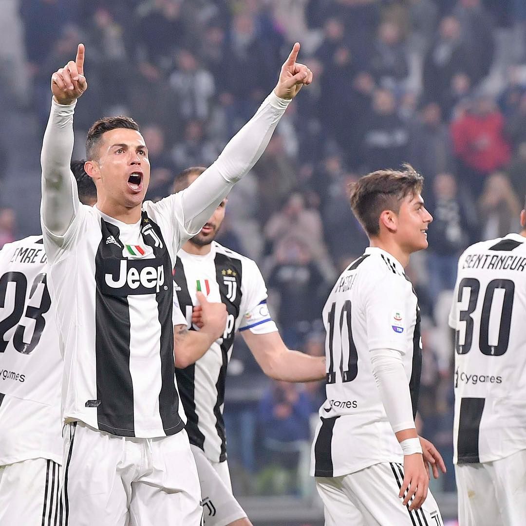 解说：对手长驱直入的回合 杨瀚森在造进攻犯规&护筐之间非常犹豫（解说：对手强突篮下时，杨瀚森在搏进攻犯规与护筐之间迟疑不决）