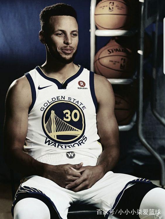 TA：热刺希望与范德芬续约；冬窗引援会因帕拉蒂奇去留而调整（TA：热刺计划与范德芬续签；冬窗引援策略将随帕拉蒂奇留任与否而变）