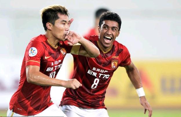 中超比赛焦点：山东泰山迎战上海申花,（中超焦点战：山东泰山对决上海申花）