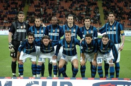 开场4分钟破门，莱万打入巴萨回归诺坎普的首粒进球（莱万回诺坎普首球，开场4分钟为巴萨先拔头筹）