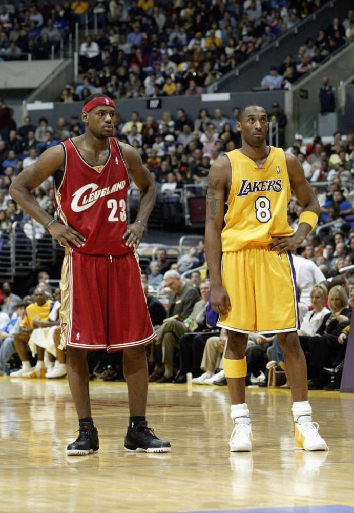 网友在梅西夜访诺坎普时偶遇他，梅西还向镜头打了招呼（梅西夜访诺坎普被网友偶遇，还向镜头打招呼）