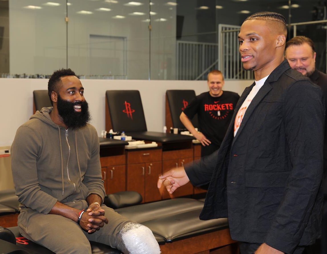 灰熊主帅谈小贾伦爆发：他打快船找回了感觉，所以现在很自信（灰熊主帅：小贾伦战快船找回感觉，如今自信满满）