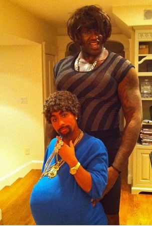 不是点球！英超官方：查洛巴撞倒戈登属护球动作，因此未判点（英超官方：查洛巴与戈登的接触系护球动作，未判点球）