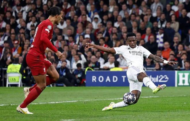 意甲10月最佳球员候选：恰尔汗奥卢、莱奥、安古伊萨在列（意甲10月最佳球员提名：恰尔汗奥卢、莱奥、安古伊萨入围）