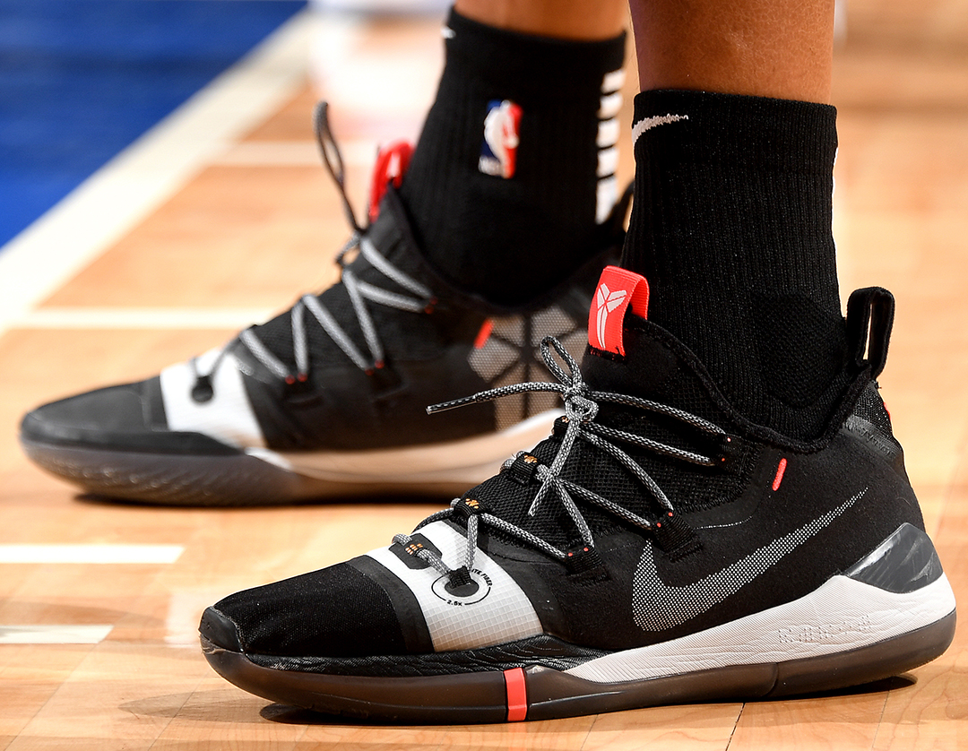 天空体育：张伯伦目前正在阿森纳训练，同时筹划下一步动向（天空体育：张伯伦随阿森纳训练，正谋划未来去向）