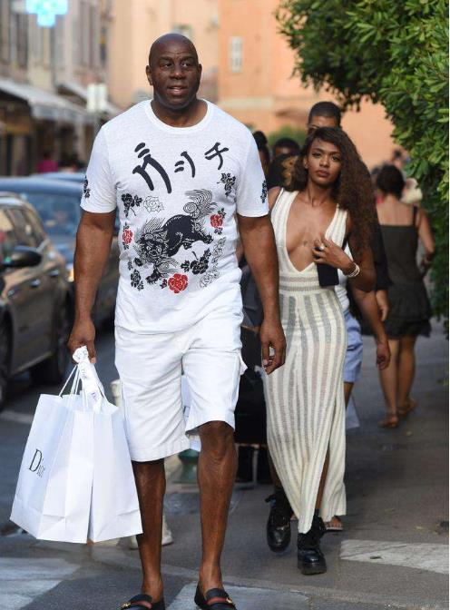 记者：阿诺德伤势严重，或将缺席2025年剩余比赛（记者称阿诺德重伤，恐无缘2025年剩余赛程）