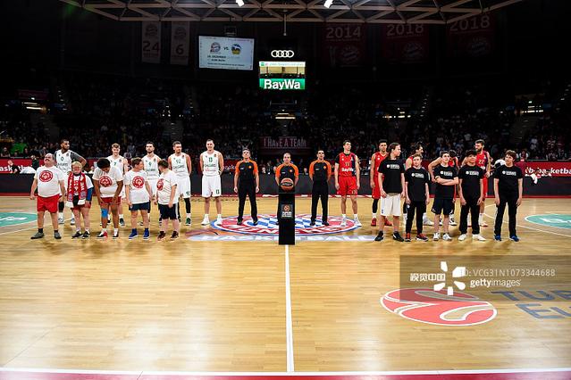 莱万：我经常带伤上场，肋骨骨折也硬撑；不着急决定未来（莱万：肋骨骨折也坚持出场，未来去留不急表态）