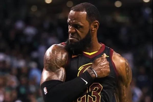 替补席没啥存在感！湖人首发5虎合砍102分（板凳隐身！湖人首发五将合砍102分）