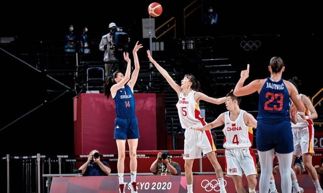 弗洛伦齐：在罗马时我们阵容很强，但对手是能拿100分的尤文（弗洛伦齐：罗马阵容不弱，无奈对手是能拿到100分的尤文）