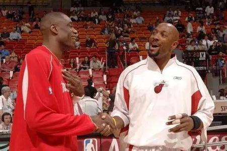 巅峰对决，阿森纳、拜仁欧冠均四战全胜，下一轮直接交手（欧冠强强对话：阿森纳与拜仁四战全胜，下一轮正面碰撞）