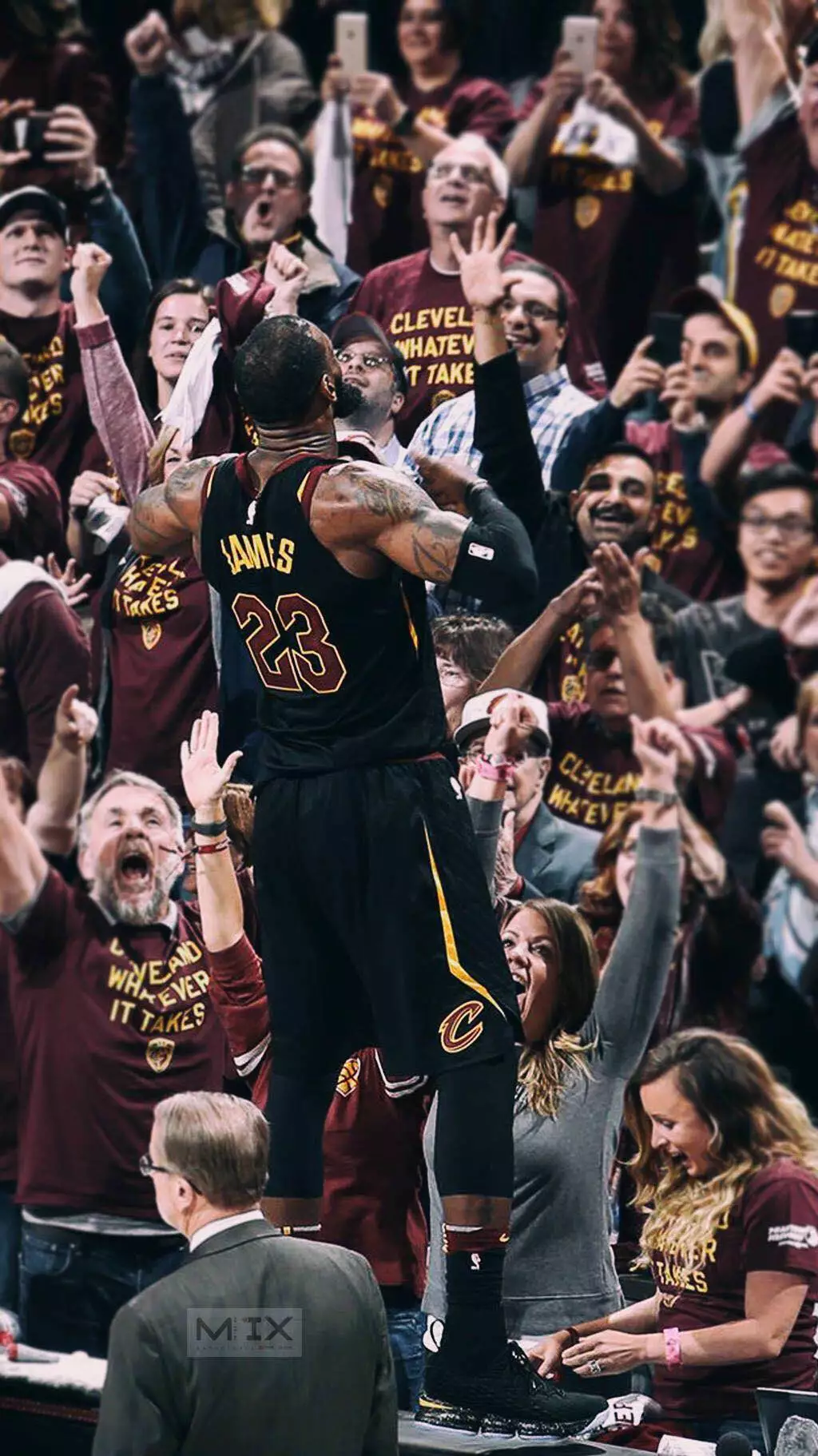 佩工：皮球先打在球员身上再弹到手上，裁判硬造了一个点球（佩工：球先中身体再碰手臂，主裁强行判点球）